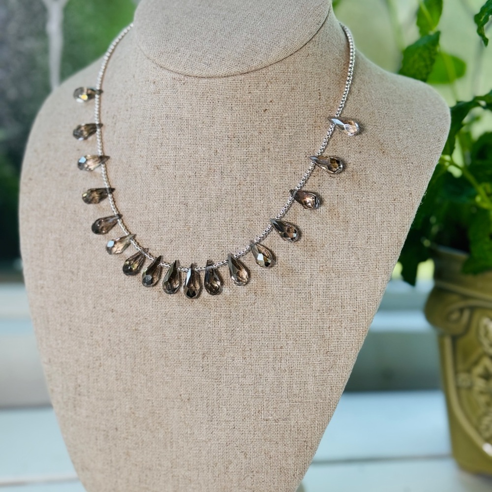 New Elegant Silver Teardrop Necklace